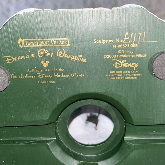 2008 Hawthorn Village, Disney Donald's Gift Wrapping A0909 - Picture 15 of 16